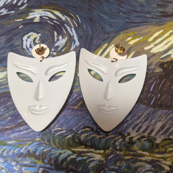 Theater Mask-like Earrings - Picture 2 of 2